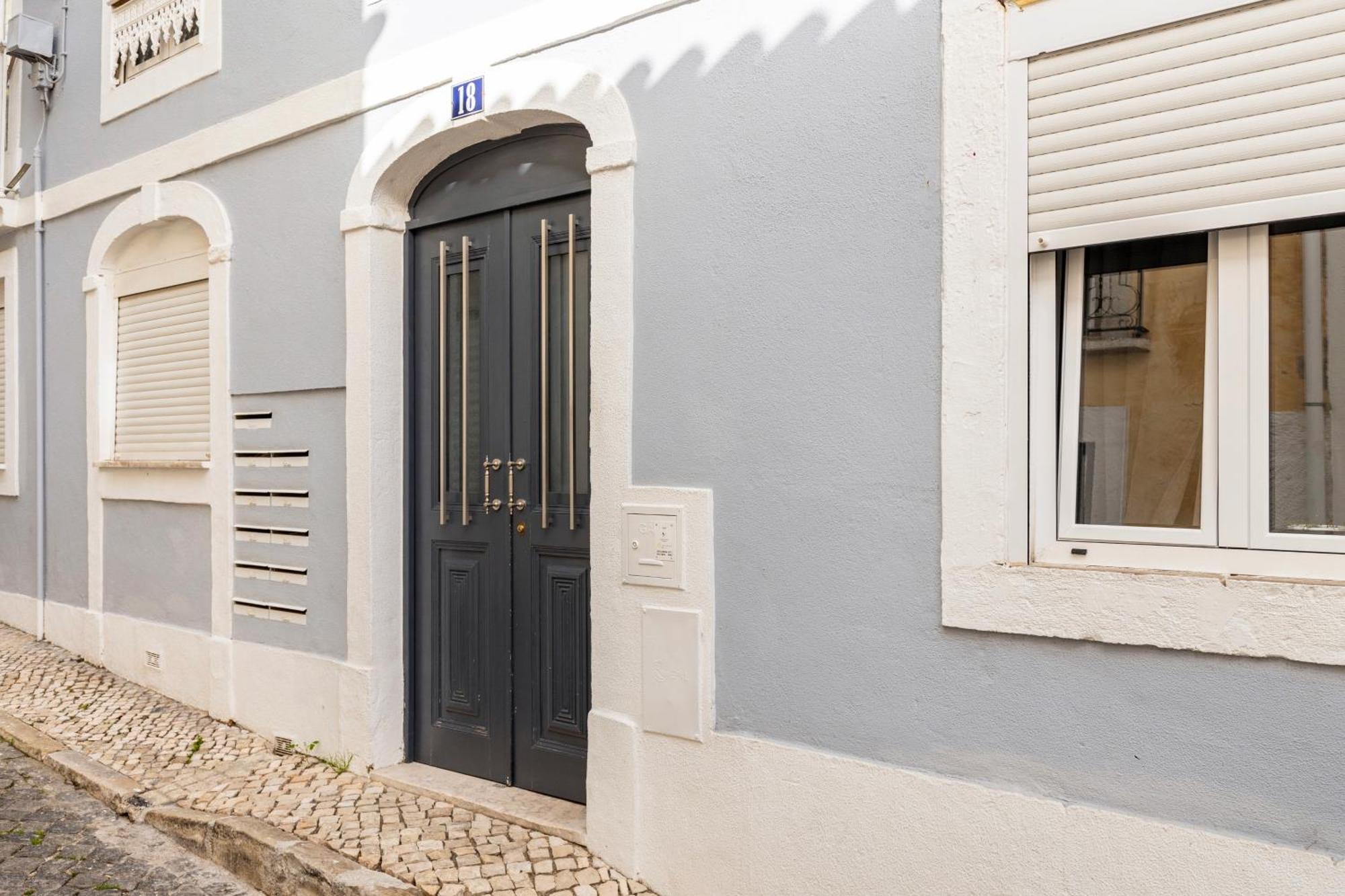 Avenida Da Liberdade Area, Bright And Newly Renovated 2 Bedroom Apartment, Lisbon Historical Center Екстериор снимка